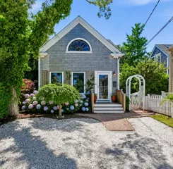 3 Cottage Court