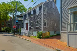 17 Gay Street