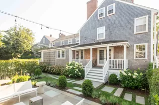 8 Ash Street